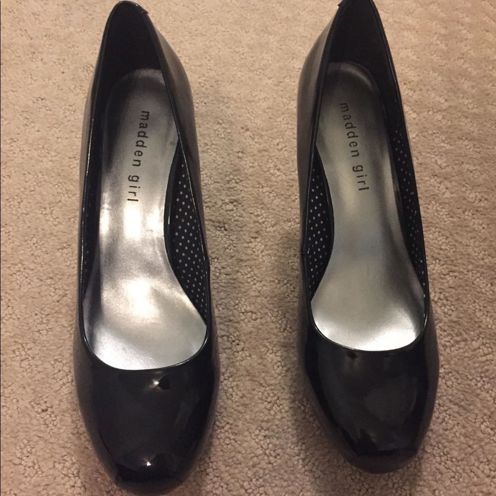Madden Girl Wedges